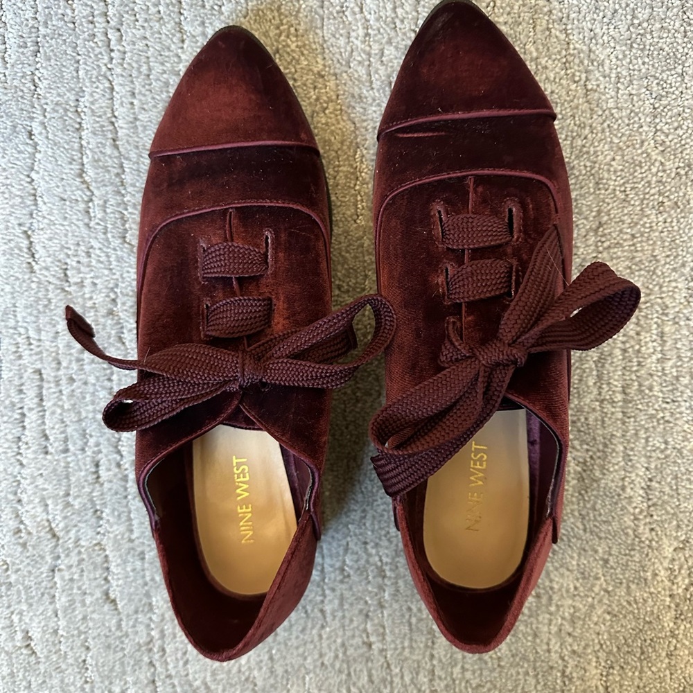 Nine West Burgundy Velvet Oxfords Size 9.5 - Picture 12 of 13